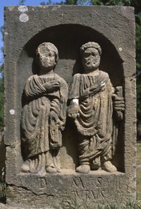 2人の人物のステラ、高帝国時代（紀元前27年-395年） 作： Roman Imperial Period
