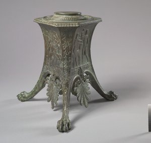 三脚ベース、紀元前100〜1年 作： Roman Imperial Period
