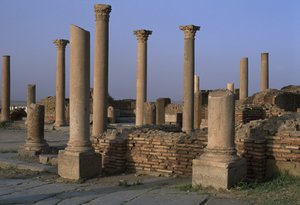図書館の眺め、西暦100年頃、帝国時代（紀元前27年〜395年） 作： Roman Imperial Period