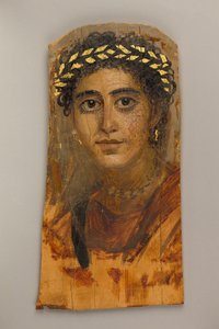 赤の若い女性の肖像、西暦90〜120年（腐食性、ライムウッド、金箔） 作： Roman Period Egyptian