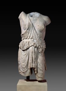 紀元前430年頃のギリシャのブロンズをローマがコピーしたアマゾン（大理石 作： Roman Roman
