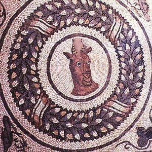 カモシカの頭部 ローマ時代のモザイク 4世紀初頭（モザイク画