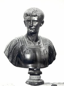 皇帝カリグラの胸像（12-41年頃）（ブロンズ）（白黒写真 作： Roman Roman