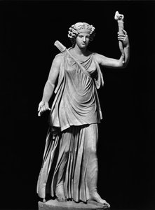 ダイアナ・ルシフェラ（大理石）（モノクロ写真 作： Roman Roman