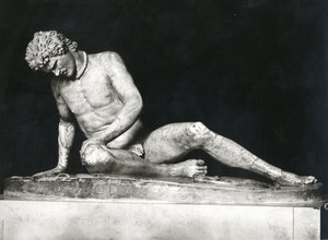 瀕死のガリア、エピゴノスによる紀元前230～220年頃のギリシャの原画のコピー（大理石）（モノクロ写真 作： Roman Roman