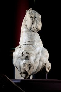 馬のフロント部分（大理石）（371182＆371183も参照 作： Roman Roman