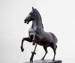 疾走する馬（紀元前4世紀のギリシャの原型を模したブロンズ像 作： Roman Roman