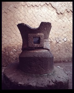 ピストリヌム（ベーカリー）の砥石、紀元前5世紀～紀元1世紀 作： Roman Roman