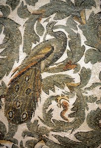 孔雀、モザイクの詳細-紀元前4世紀、チュニス、バルド博物館 作： Roman Roman