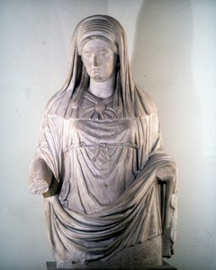 ヴェスタルの「マッシマ」の彫刻。国立ローマ博物館。ローマ 作： Roman Roman
