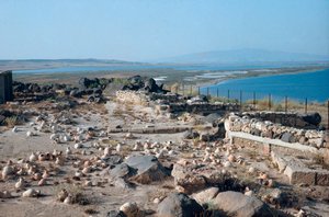 イタリア・サルデーニャ島のフェニキア人によって築かれた古代ポニコ・ローマ時代の港、タロスの都市のサイトビュー 作： Roman Roman