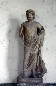ローマの宗教における医療の神、アスクラプスの像。パリ、ルーヴル美術館。 作： Roman Roman