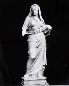 ヴェスタル・ヴァージン（大理石）（モノクロ写真 作： Roman Roman