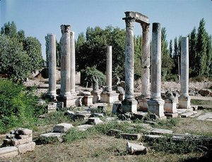 プロピュライアとモニュメント・ゲートウェイの眺め 作： Roman Roman