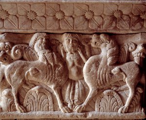 プリオリーのトリビューンに刻まれたケンタウロスとライオンの柱頭 作： Romanesque