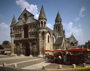 ロマネスク美術：ノートルダム・ラ・グランデ（Notre-Dame-la-Grande）の眺め。12世紀 ポワチエ（ウィーン