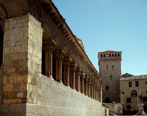 教会の様子 作： Romanesque
