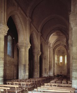 北側アプスの眺め 作： Romanesque