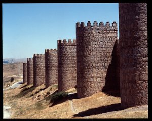 スペイン・アビラの城壁の眺め（View of the walls of Avila, Spain 作： Romanesque