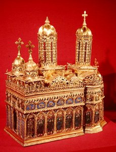 キヴォティオン、1691年-921年、ビルチャ郡のフレジー修道院（金色の銀とエナメル）