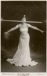 キャリームーア、オーストラリアの女優、c1900年代。 作： Rotary Photo