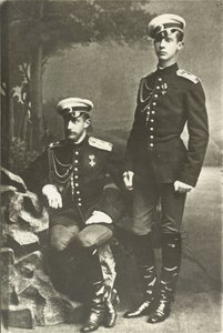 Les grands ducs Constantin Constantinovitch (1858-1915) et Dimitri Constantinovitch (1860-1919) - コンスタンティン・コンスタンティノヴィッチ大公とロシアのディミトリ・コンスタンティノヴィッチ大公、匿名。 シルバーゼラチン写真、c。 1890年 ロシア国営映画 作： Russian Photographer
