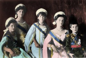 ロシア皇帝ニコライ2世（1868-1918）の子供たちの肖像 作： Russian Photographer