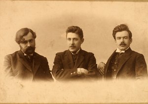 象徴：ロシアの雑誌 "ラ・トワゾン・ドール "の協力者たち 作： Russian Photographer