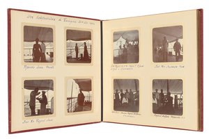 ロシア帝国の家族、写真のアルバムからのページ、c.1897-99（白黒写真）（487673-80も参照） 作： Russian Photographer