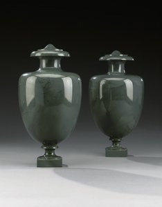 カルカンの花瓶のペア、ペテルゴフ、1800年頃 作： Russian School