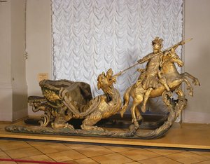 セントジョージの姿のカーニバルそり（木と金箔） 作： Russian School