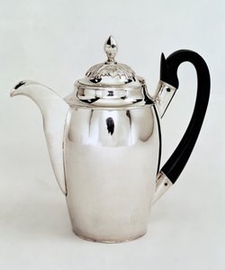 チョコレートポット、レニングラード、1804年（シルバー） 作： Russian School