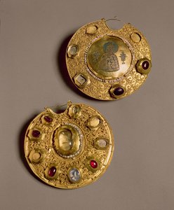 コルトメダリオン、リャザン（真珠、エナメル、宝石を備えた金）