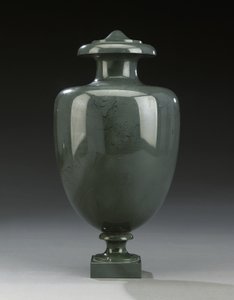 カルカンの花瓶の1つ、ペテルゴフ、1800年頃 作： Russian School