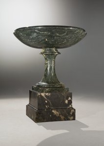 花瓶、c.1830-40 作： Russian School