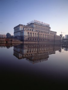 旧証券取引所の眺め 作： Russian School