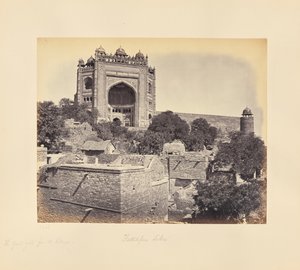 ファテープル・シークリー; 村から見た大門 作： サミュエル・ボーン