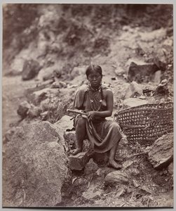 Lepcha Woman (number 1908) 作： Samuel Bourne