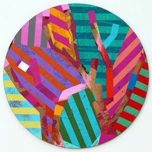 Twixt Heaven & Earth XI-A（アクリル、円形ボード 作： Sara Hayward