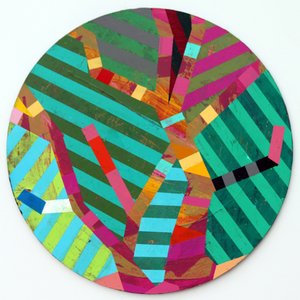 Twixt Heaven & Earth XII-A（アクリル、円形ボード 作： Sara Hayward