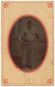 道具を持つ男の肖像,c.1875年（写真） 作： サラ・ルース・ラリマー
