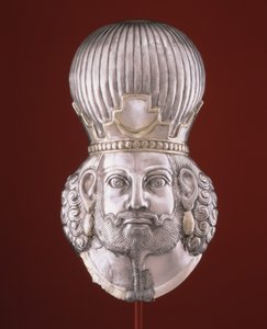 王の頭部 4世紀頃 （銀、水銀鍍金 作： Sasanian School