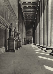 ベルリンAltes Museum; The Old Museum（モノクロ写真 作： Sasha Stone