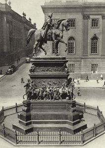 ベルリンDenkmal Friedrichs des Grossen; Frederick the Greatの記念碑（モノクロ写真 作： Sasha Stone