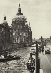 ベルリンDom; Cathedral（モノクロ写真 作： Sasha Stone