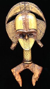 聖遺物像、コタ文化（木、銅、真鍮、鉄） 作： School African
