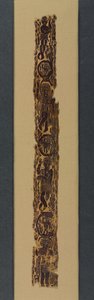 チュニックの装飾的な肩帯 600-650年（補助的に緯糸を巻いたタペストリー織、無染色のリネンと染色したウール 作： School Byzantine