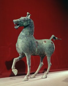 後漢時代、関空の武威から出土した馬（銅製 作： School Chinese