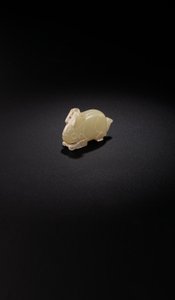 兎形ペンダント 上海末期から西周初期の時代 作： School Chinese