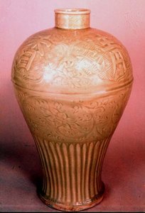 ルン・チュアンで作られた花瓶（青磁 作： School Chinese